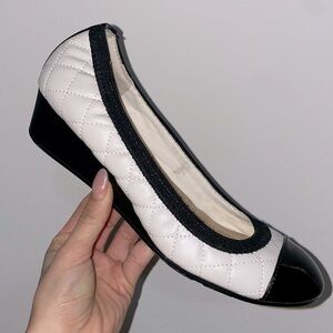 Dexflex Comfort Women's Black & White Ballet Flats